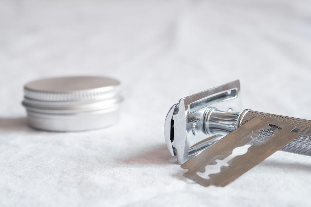 How to Dispose of Safety Razor Blades